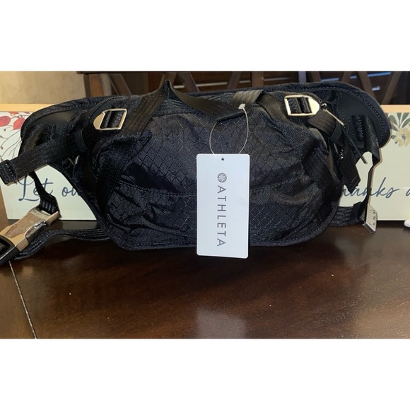 Athleta EXCURSION LARGE BELT BAG NWT - Picture 4 of 10